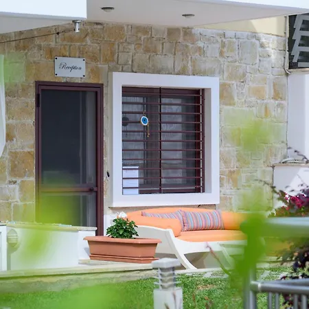 Elpiniki Luxury Néa Potídea