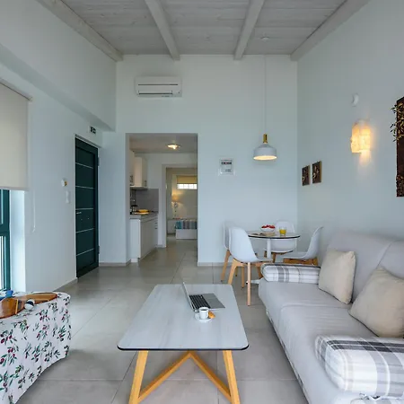 Elpiniki Luxury * Nea Poteidaia