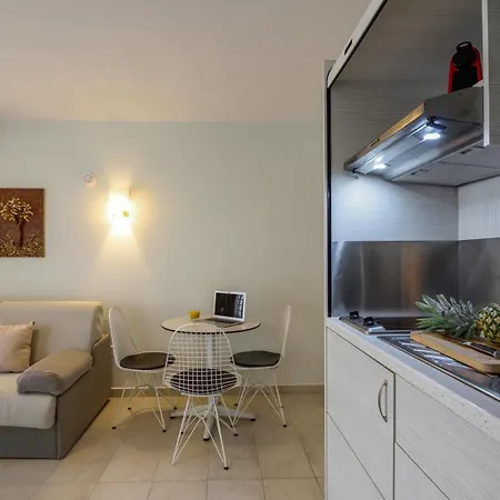 Elpiniki Luxury *