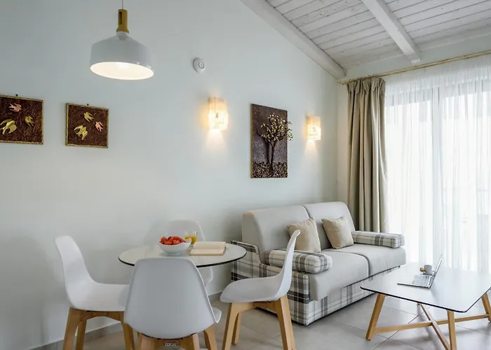 Elpiniki Luxury * Nea Poteidaia