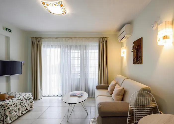 Elpiniki Luxury