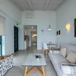 Elpiniki Luxury * Nea Poteidaia