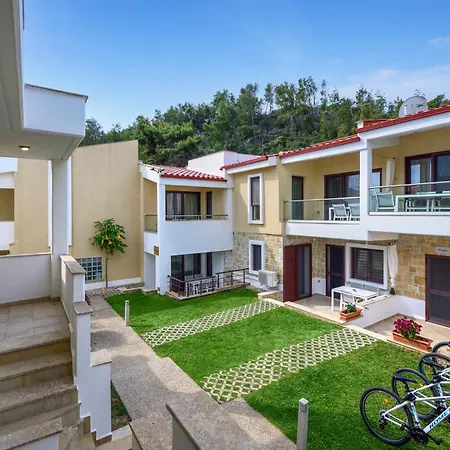 Elpiniki Luxury Nea Poteidaia