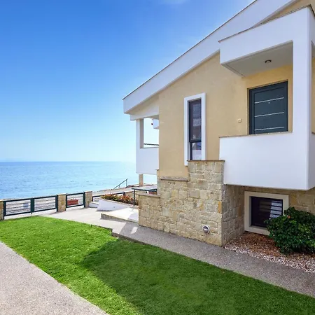 Elpiniki Luxury Apartment Nea Poteidaia