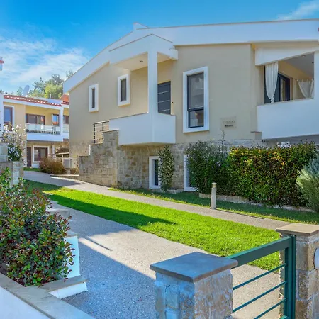 Elpiniki Luxury Apartment *